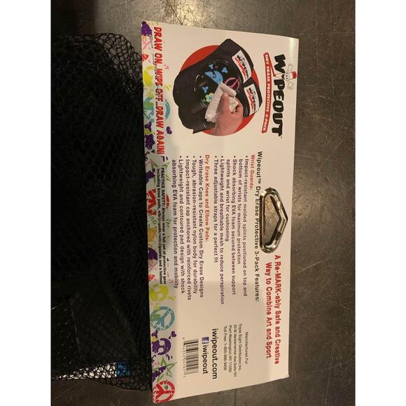 New Wipeout black youth 5+ knee and elbow pads - Picture 3 of 5